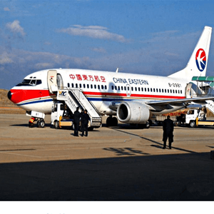 玉龙机场货运航空快运业稳步发展的原因是什么？